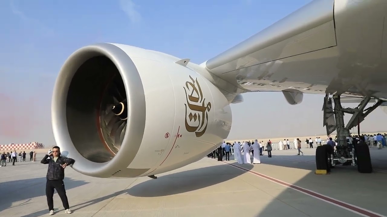 Different planes at Dubai Airshow 2025