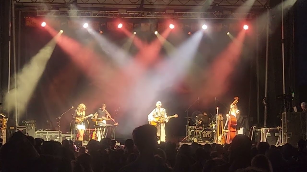 Molly Tuttle 2025-08-30 Rhythm & Roots Festival, Charlestown, RI (Clip 3)