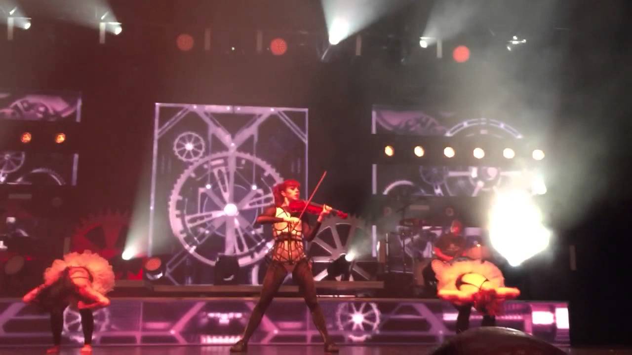Lindsey Stirling - Shatter Me [LIVE]