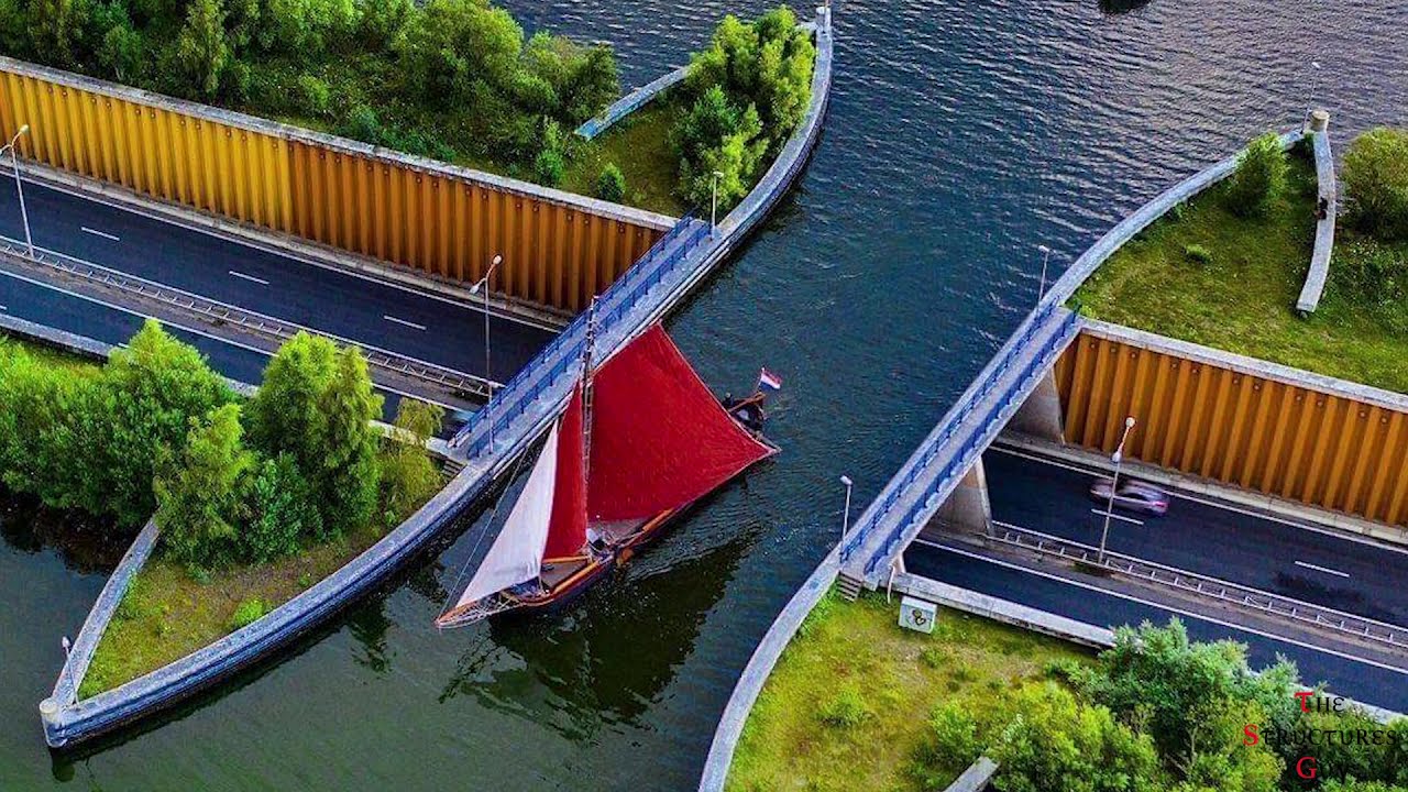 The Engineering of the Veluwemeer Aqueduct