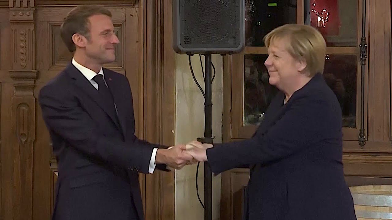 03.11.2021 - Angela Merkel & Emmanuel Macron - Verleihung des höchsten Ordens Frankreichs