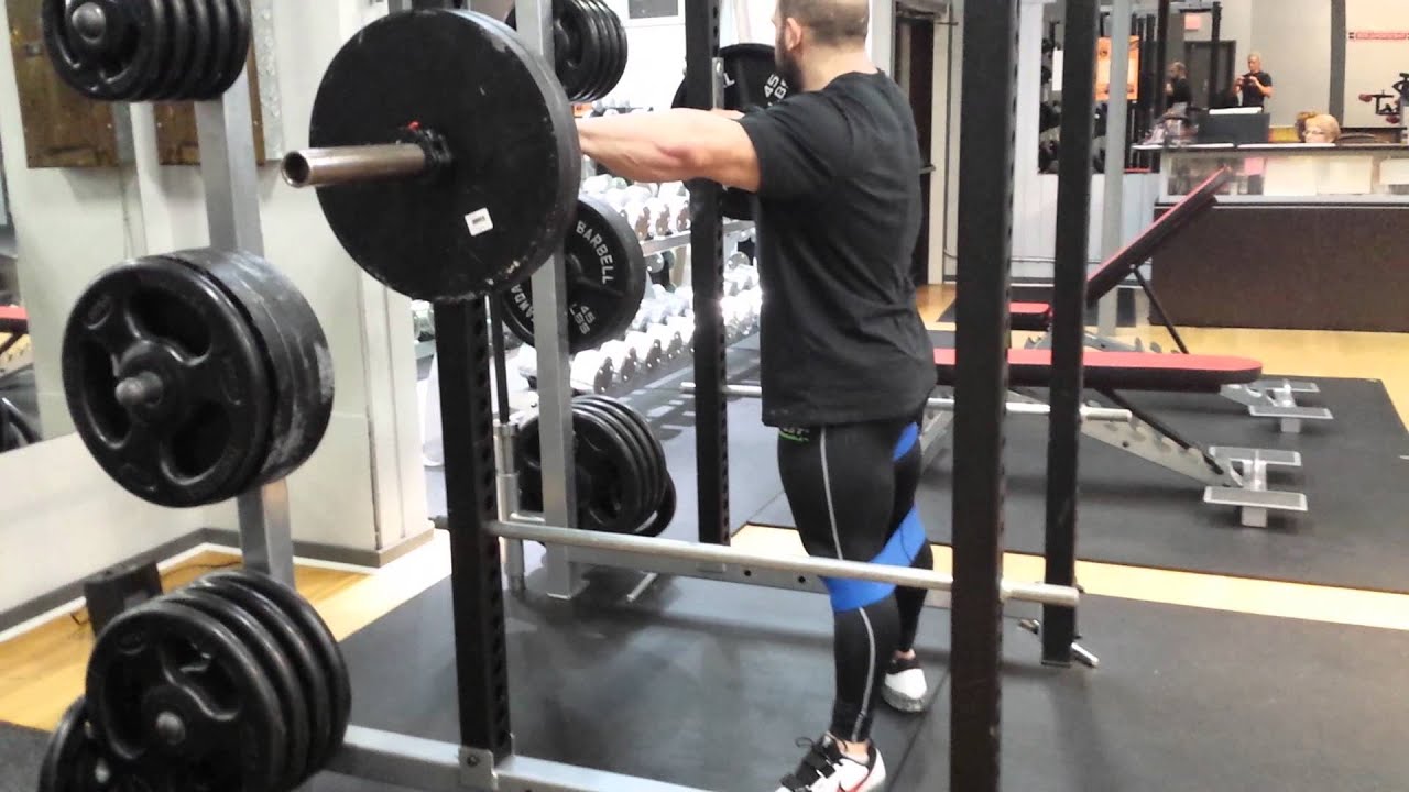 Squats with the hip circle