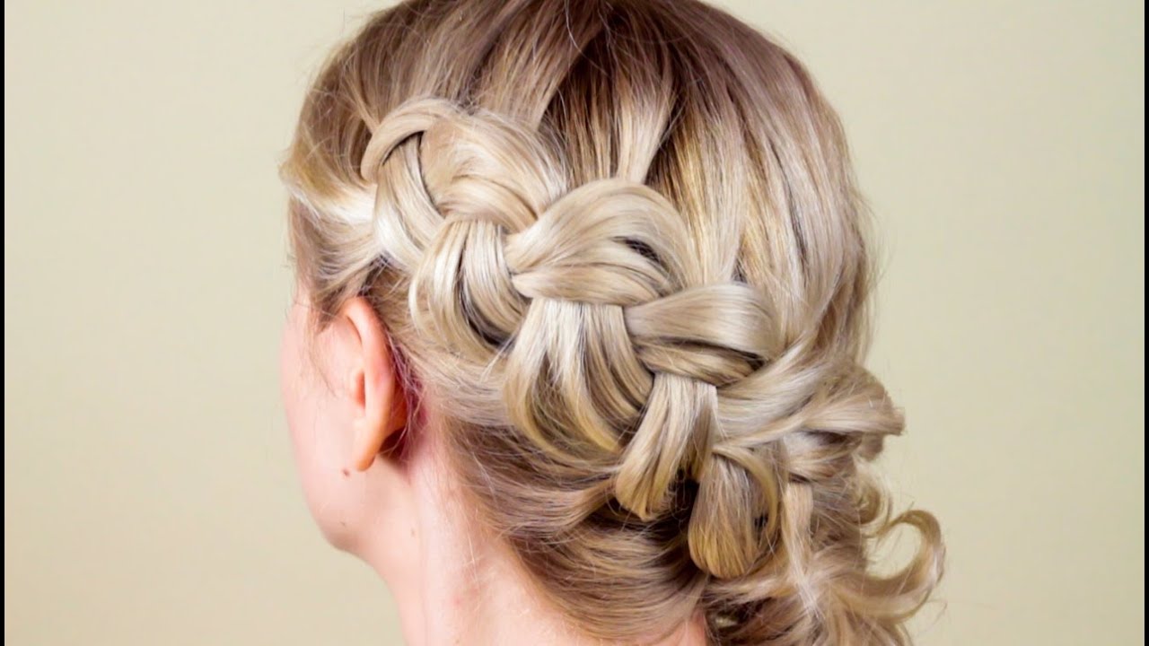 Причёска из косичек самой себе. Hairstyle on herself