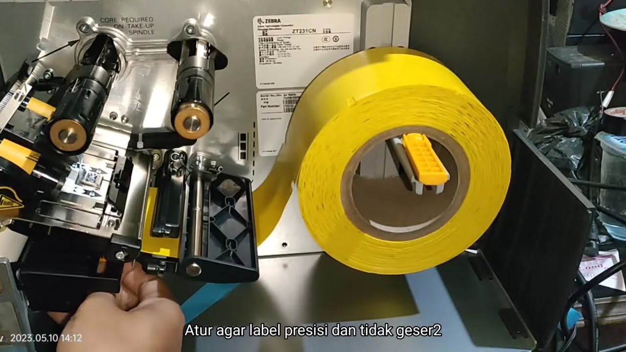 CARA PASANG LABEL DAN RIBBON PRINTER BARCODE ZEBRA ZT231 | ZT231 | LABEL PVC with NOTCH