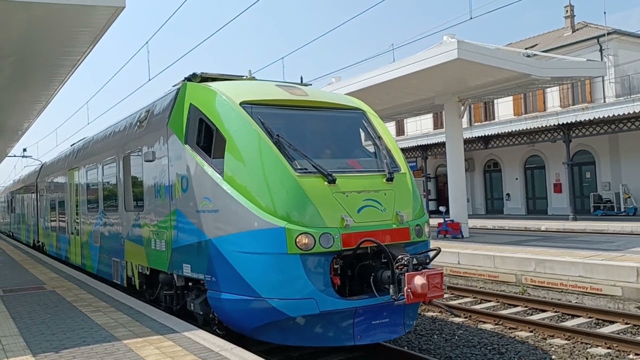 ETR 343 in doppia e Minuetto alla stazione di Bassano del Grappa