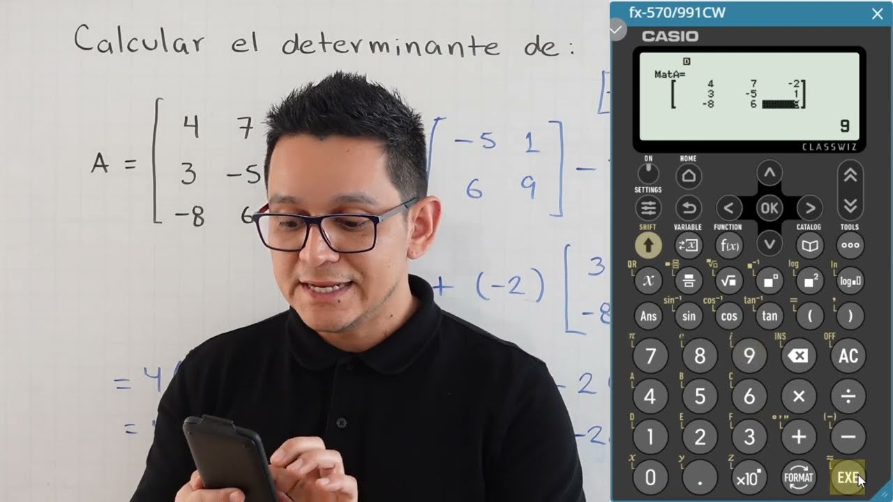 Determinante de una matriz de 3x3. A mano y en calculadora.