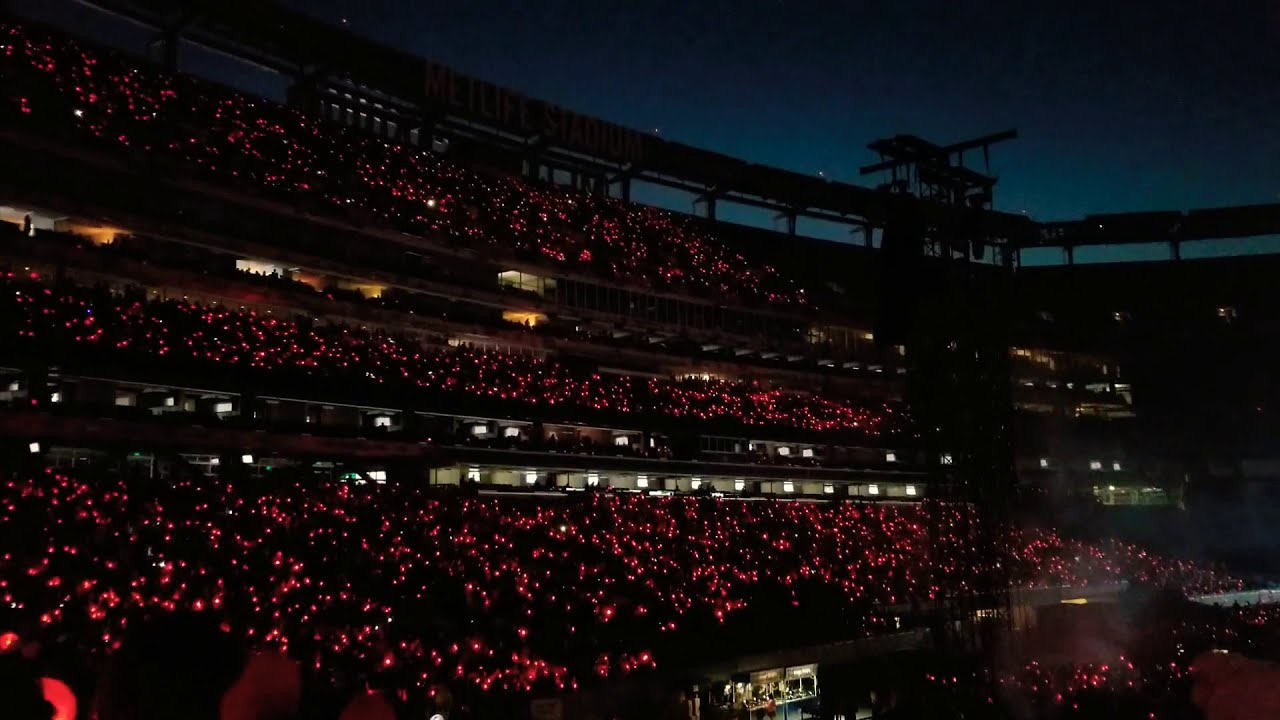BTS V - Singularity (Metlife Stadium NJ/NY Day1) 05/18/2019