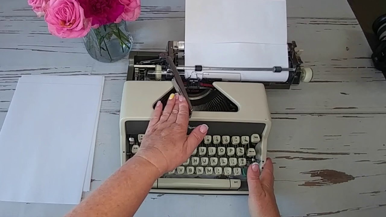 1963 Olympia SM7 | Typewriter Tutorial