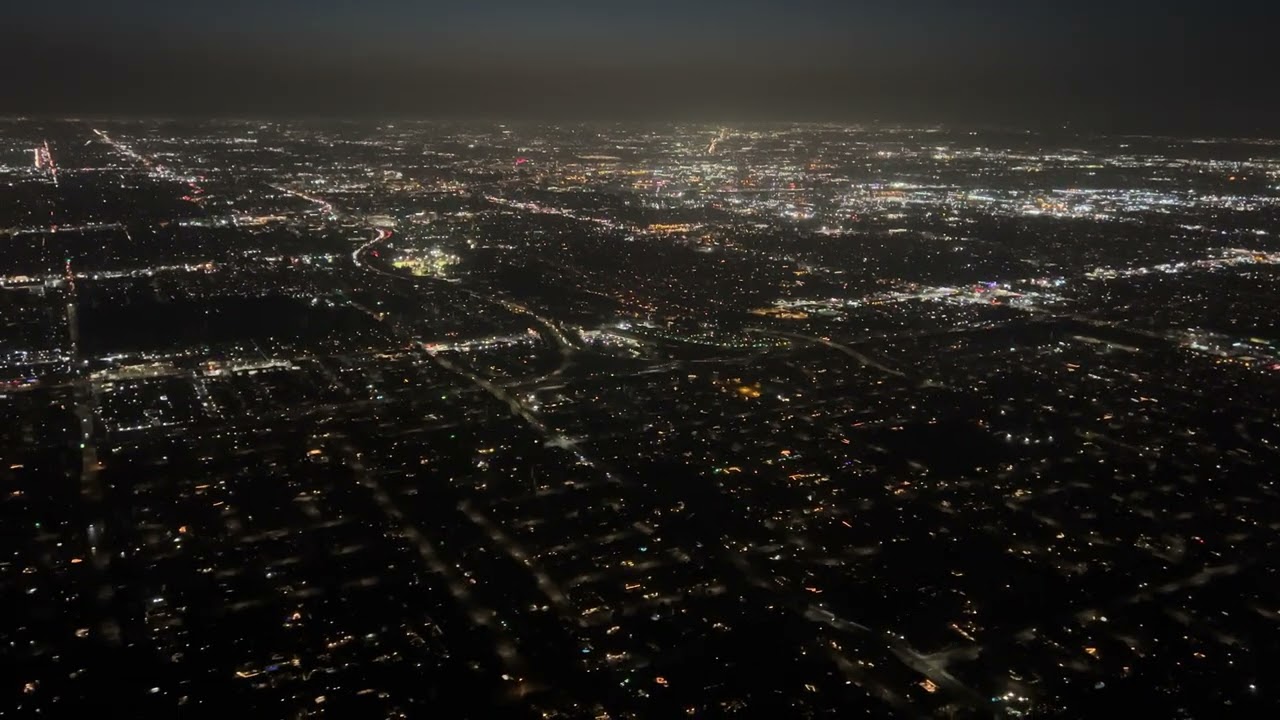 4K - Evening landing at John Wayne Orange County Airport (KSNA) - April 2022 - iPhone 13 Pro Max