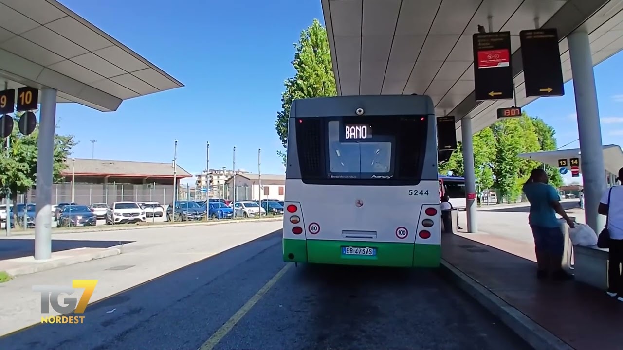 Pochi autobus