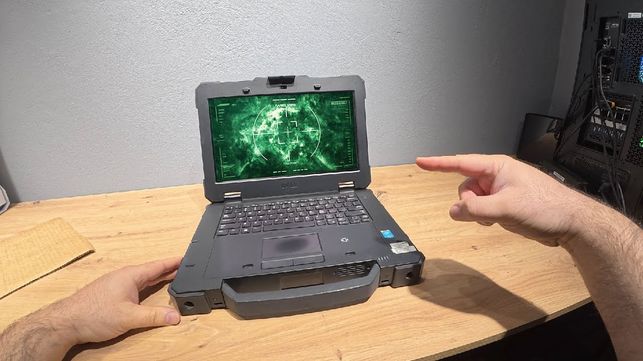 COMPRO El portátil MILITAR  de CALL OF DUTY  por 70 $