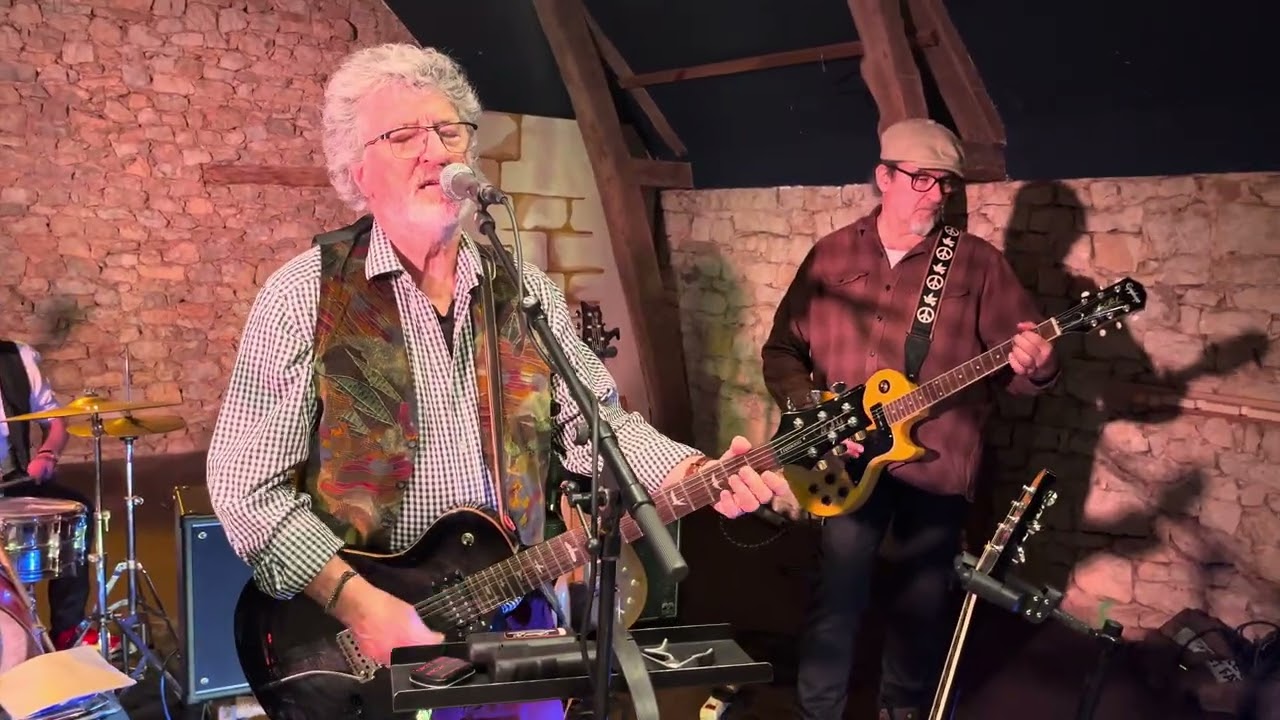 Bleu Charrette Live - Rocking in the Free World (Neil Young Cover)