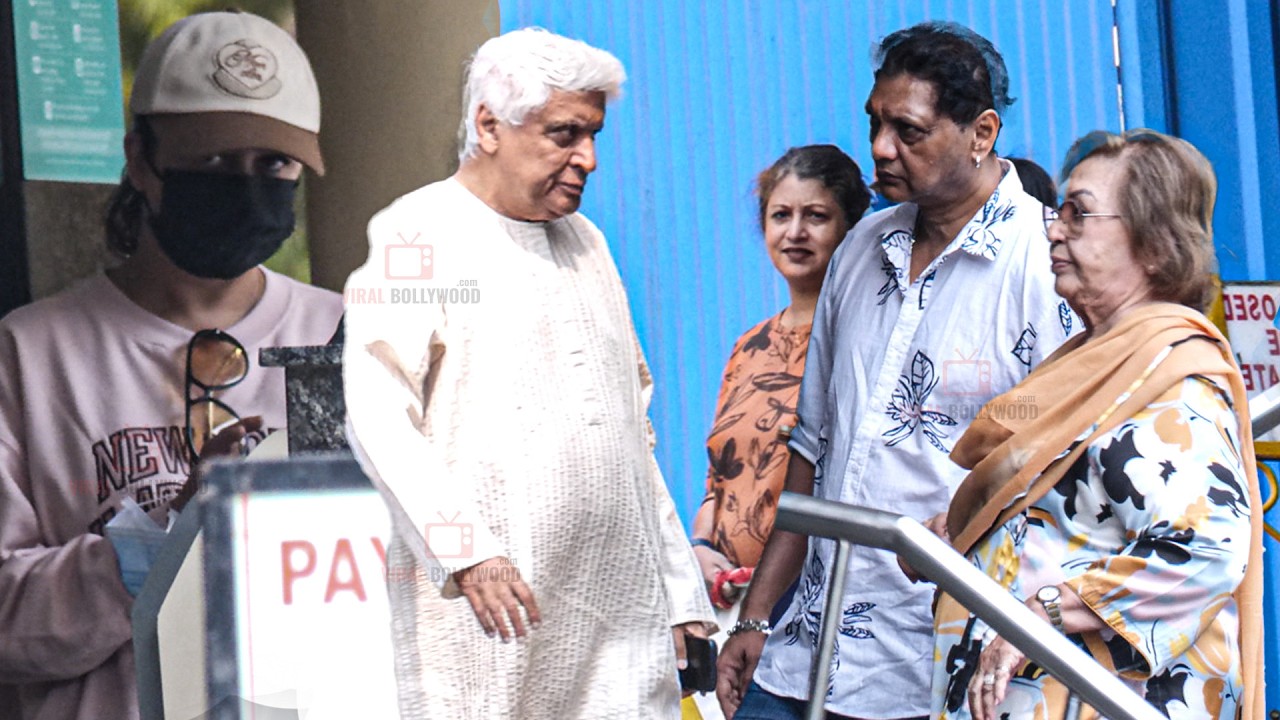 Helen, Javed Akhtar and Amrita Arora Visit Lilavati Hospital to Meet Salim Khan
