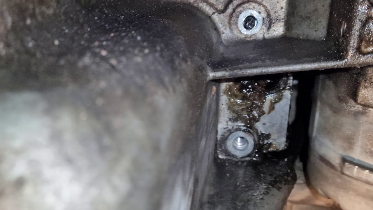 Remove oil pan from chrysler 300, dodge charger, magnum  2.7 engine