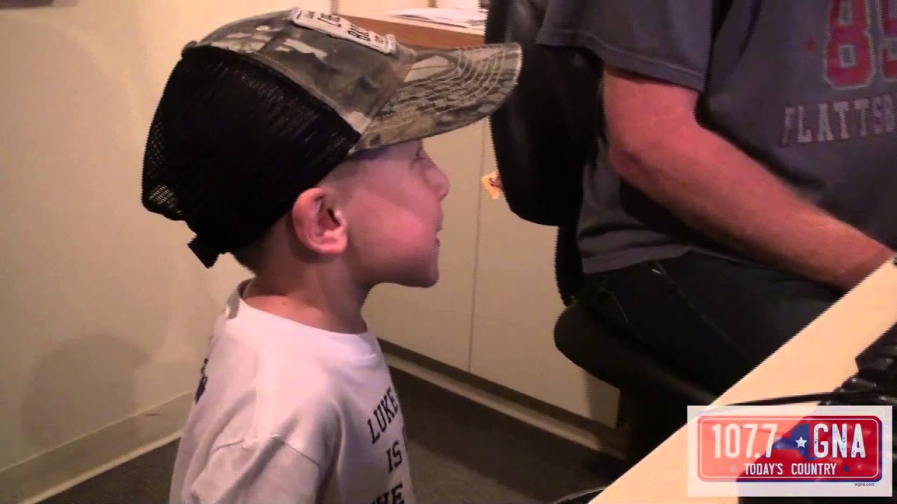 Luke Bryan Surprises 4-Year-Old Fan With Asperger's Syndrome