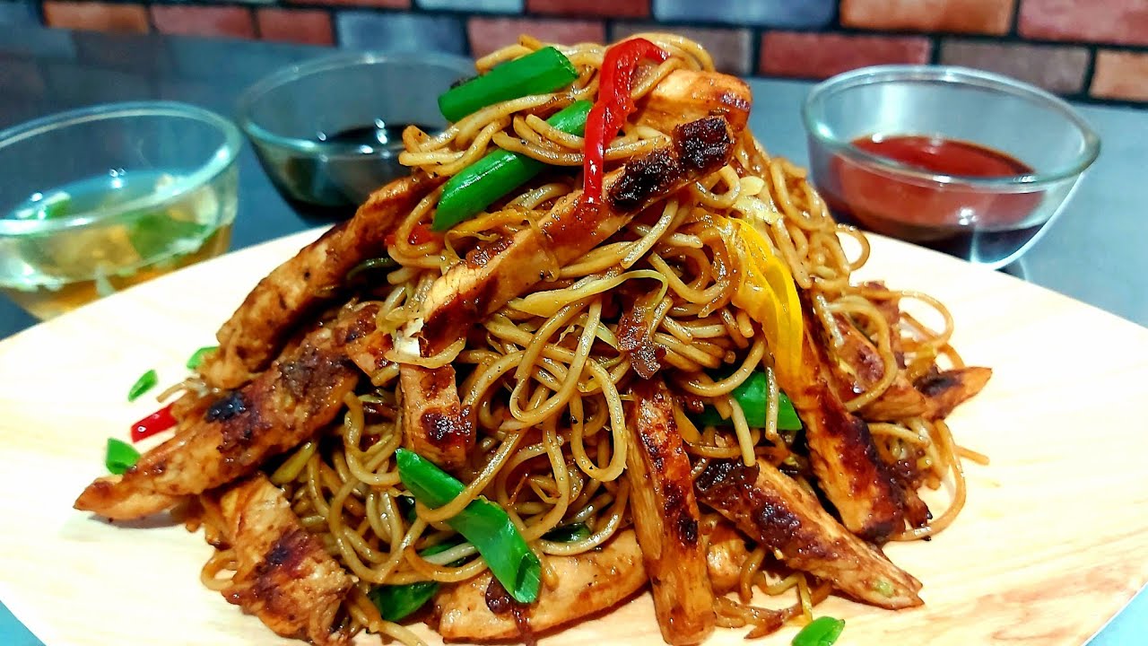Smokey Chicken Noodles | Hakka Noodles | Best Noodles You will be surprised | Chef tamang Recipe