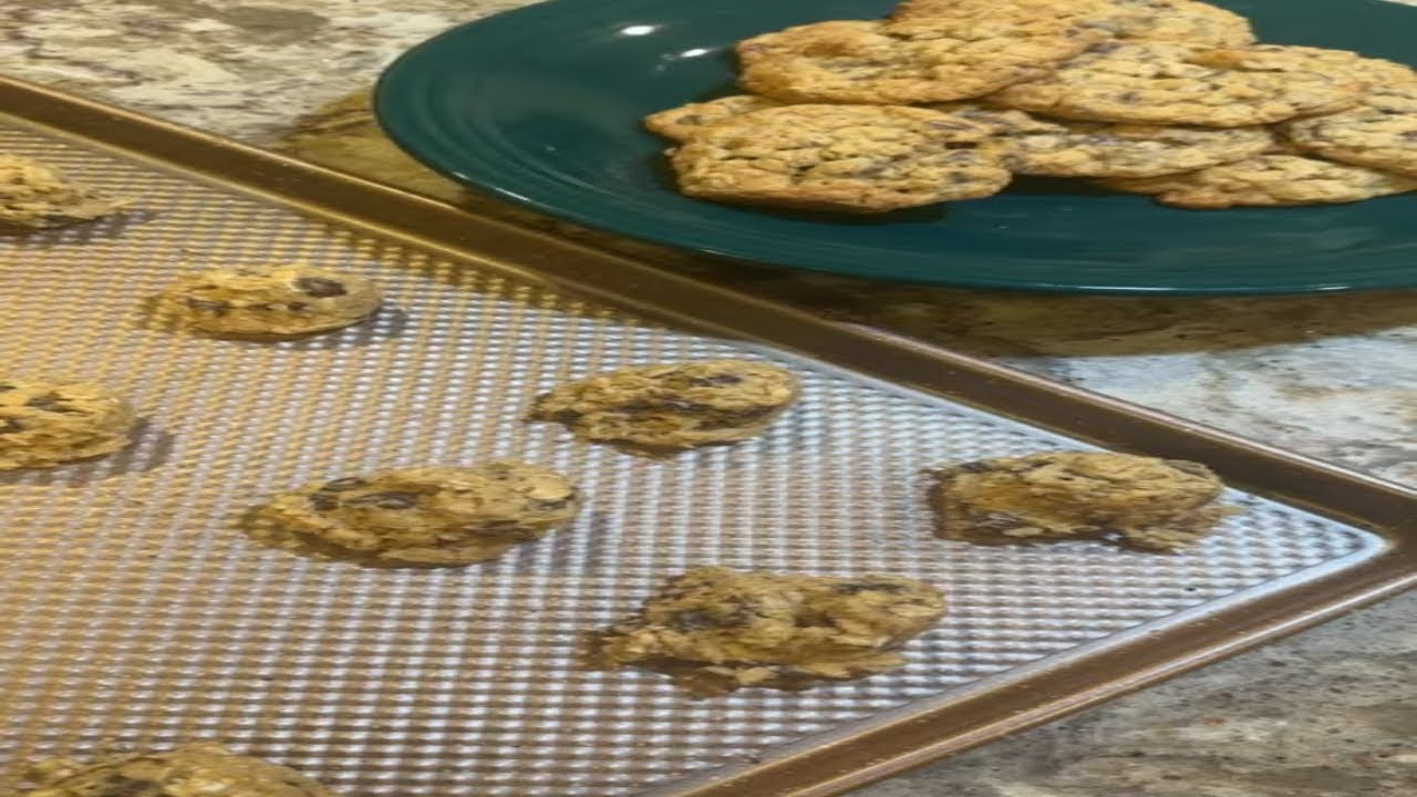 Baking cookies live with mommy ramblings ￼