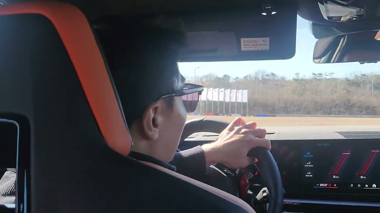 BMW M5 (G90) M TAXI 트랙 주행