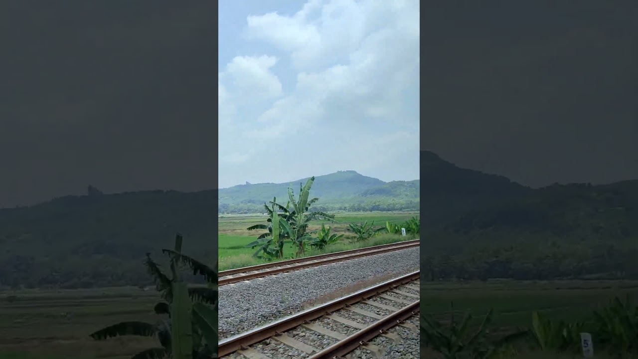 Seperti ini persimpangan jalur kereta API --- jogja to jakarta