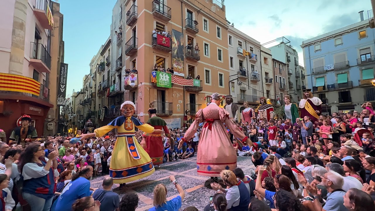 Ball dels gegants bojos de Solsona - 41ena Mostra de Folklore Viu a Tarragona 13/09/2025
