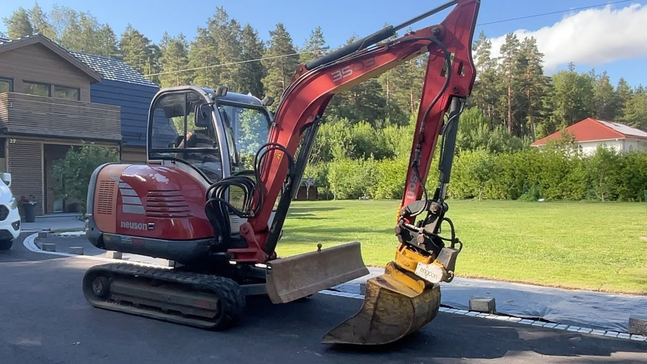 Köp Grävmaskin Neuson 3503 RD på Klaravik