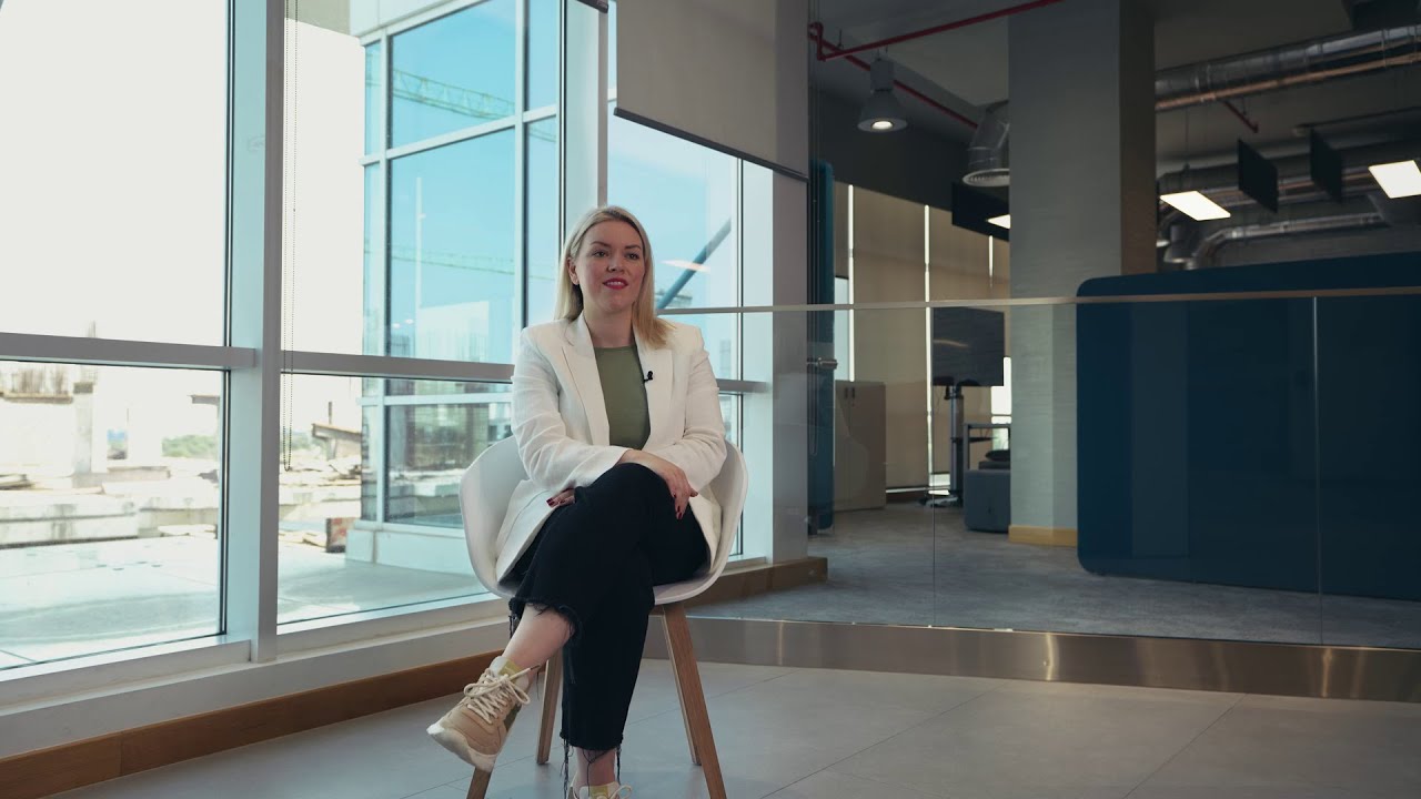 Emirates NBD career paths: Ellen&rsquo;s story - 