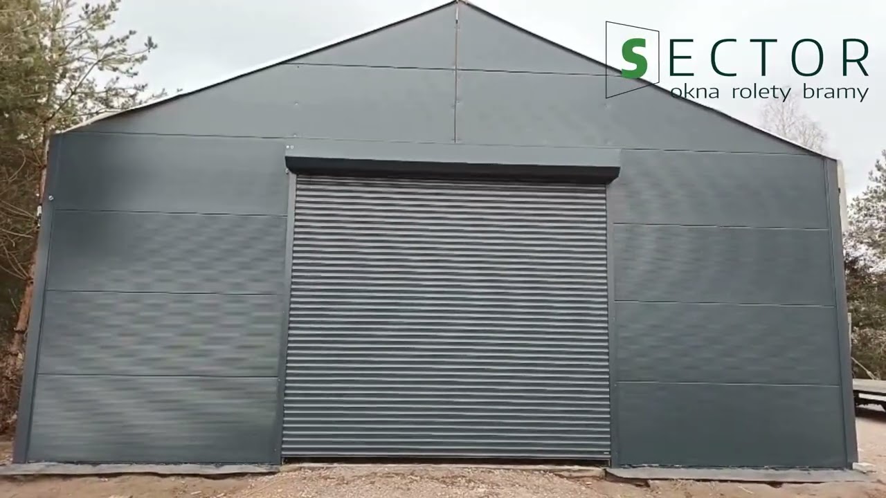 Przemysłowa brama rolowana w kolorze antracyt