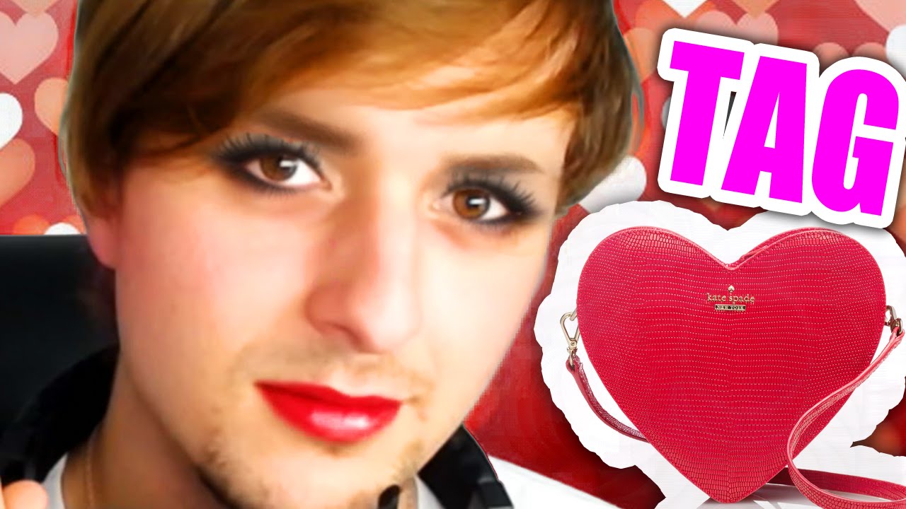 tag: ¿QUÉ HAY EN MI BOLSO? | Parodia xD