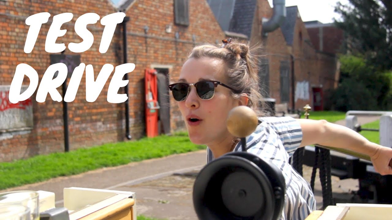 A tour of a traditional style narrowboat (with hand cranked engine!)