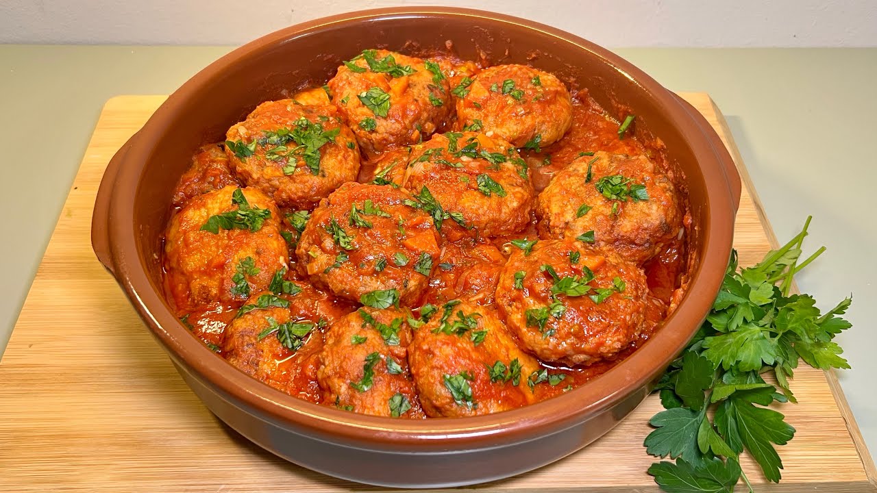 Cómo hacer Filetes Rusos con Salsa de Tomate Casera // Receta Tradicional Fácil