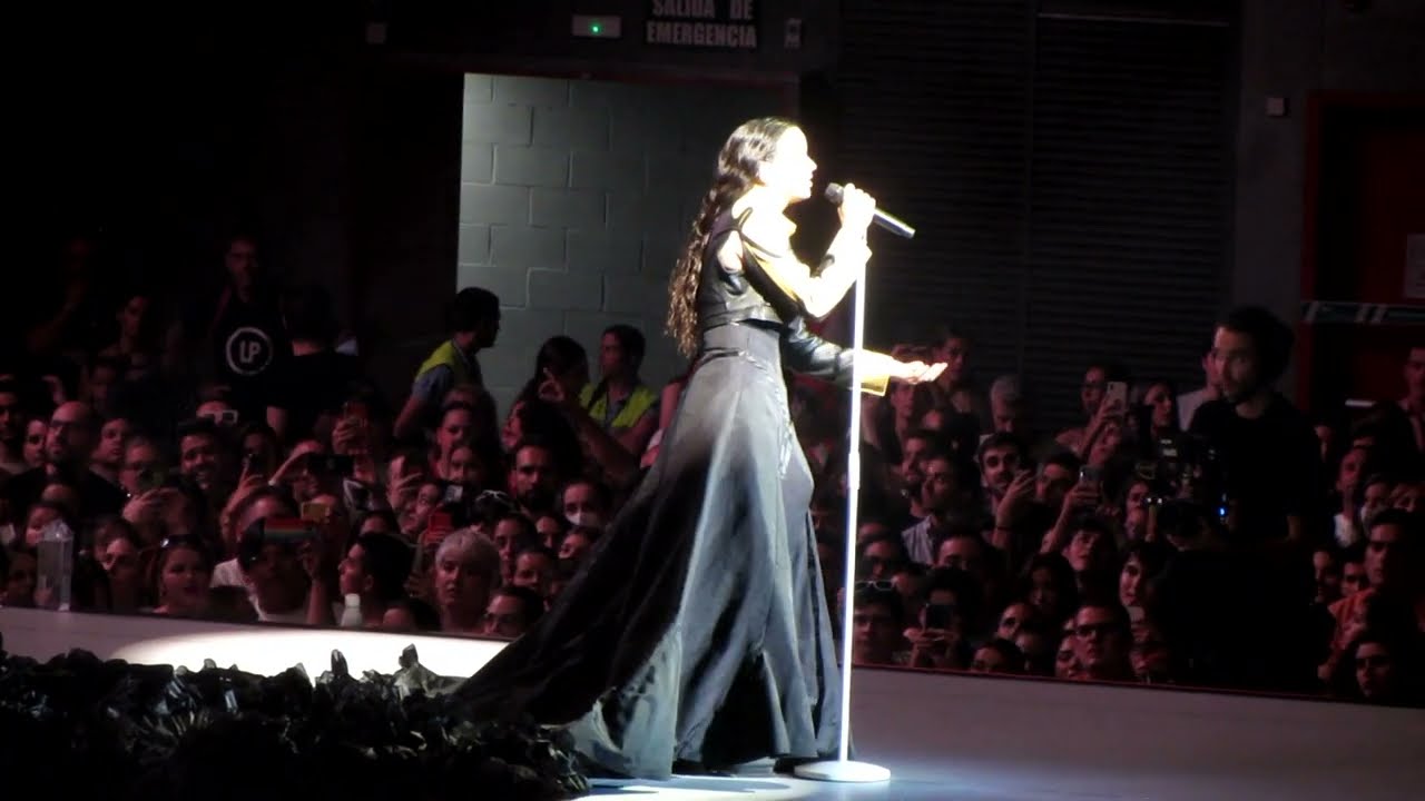 ROSAL&Iacute;A - De Plata (MOTOMAMI World Tour 2022 - Live from Spain)
