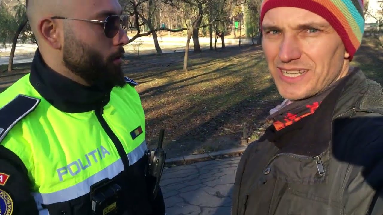 Poliţia mă percheziţionează ilegal în Cişmigiu - Curaj.TV