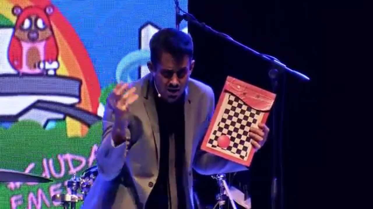 Radagast presentando stand up Ciudad Emergente 2015 Argentina