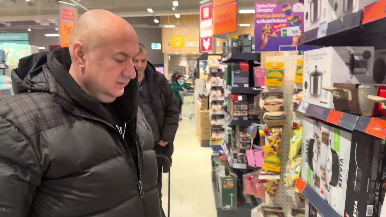 Leo de la Strehaia la cumpărături pentru Nicolle ! 