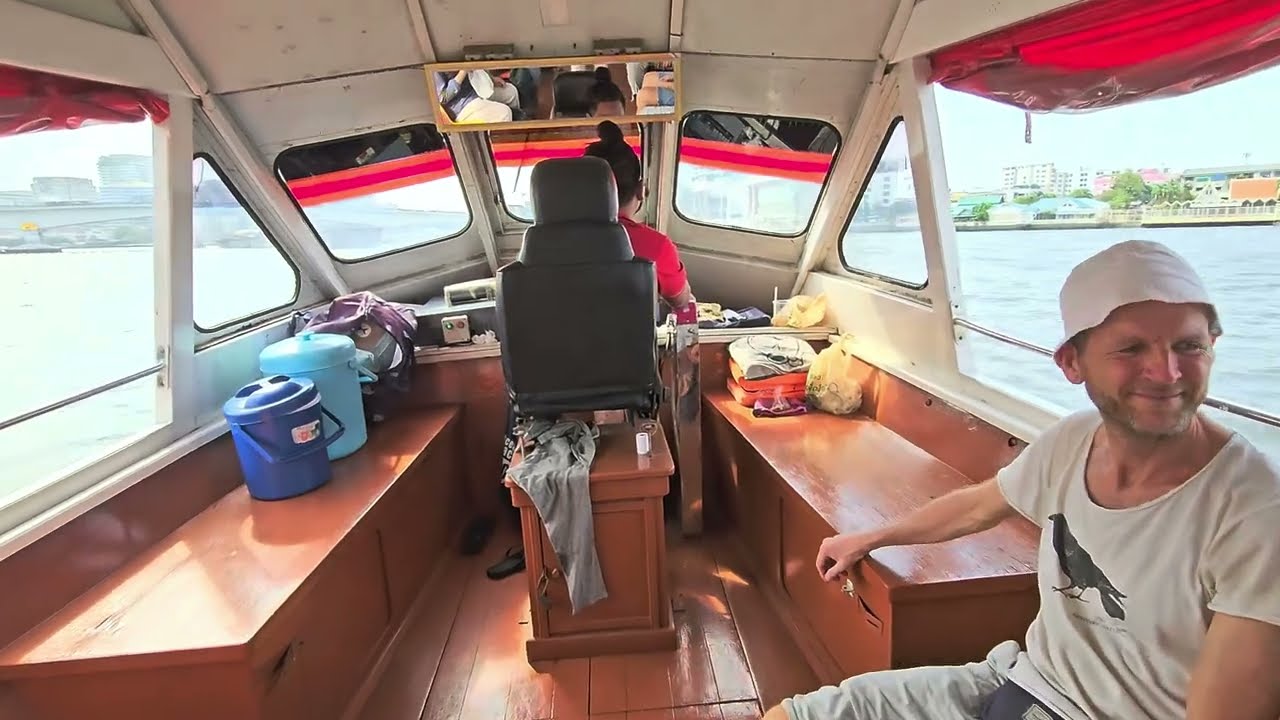 What's it Like Riding an Expeess Ferry On the Bangkok Chaophraya River? 🚢 🇹🇭