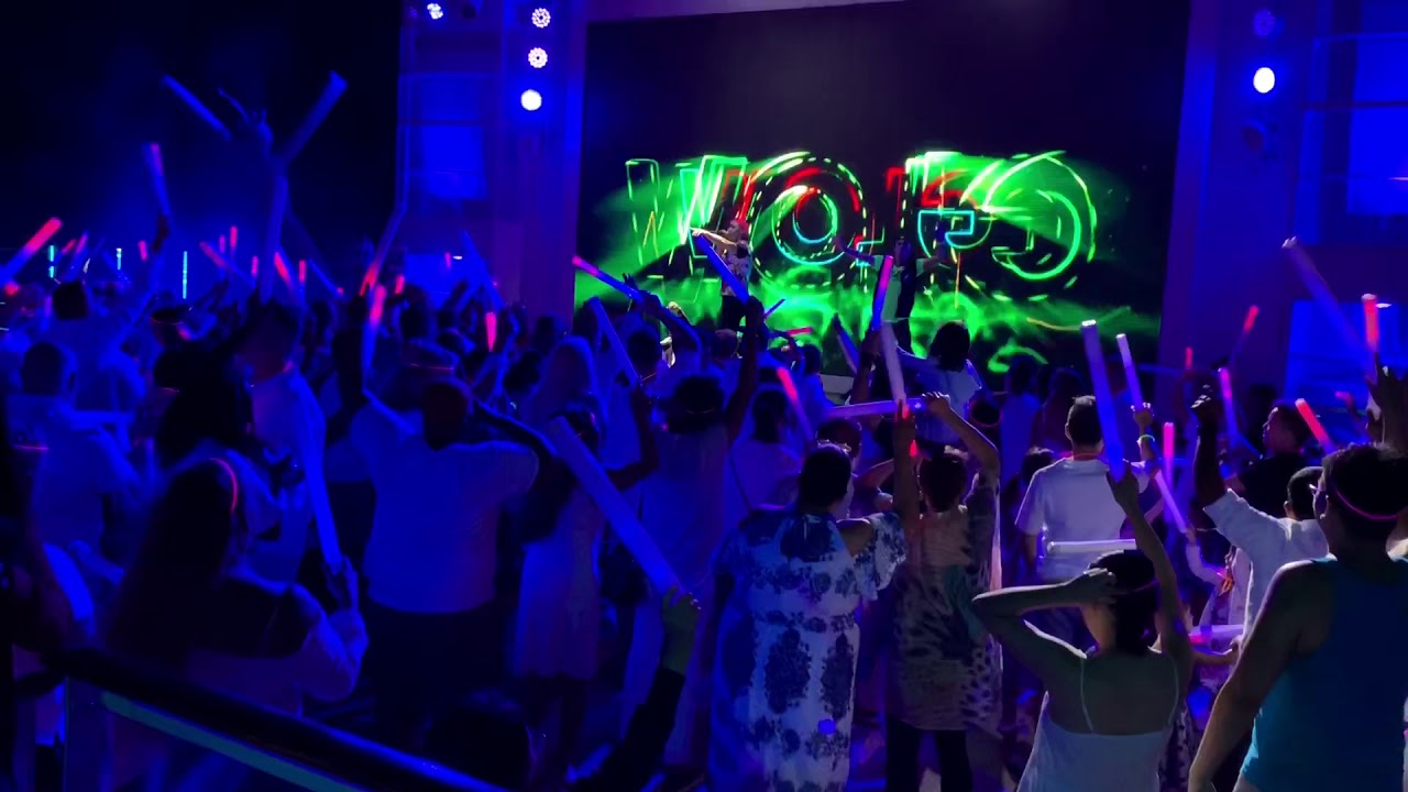 Norwegian Escape - GLOW Party