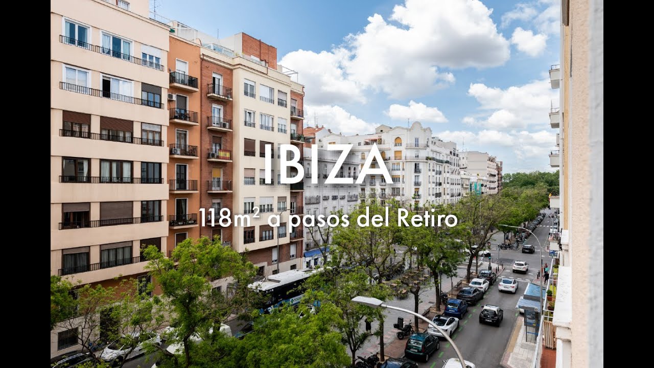 Luz, balcones y techos altos en una joya del Retiro