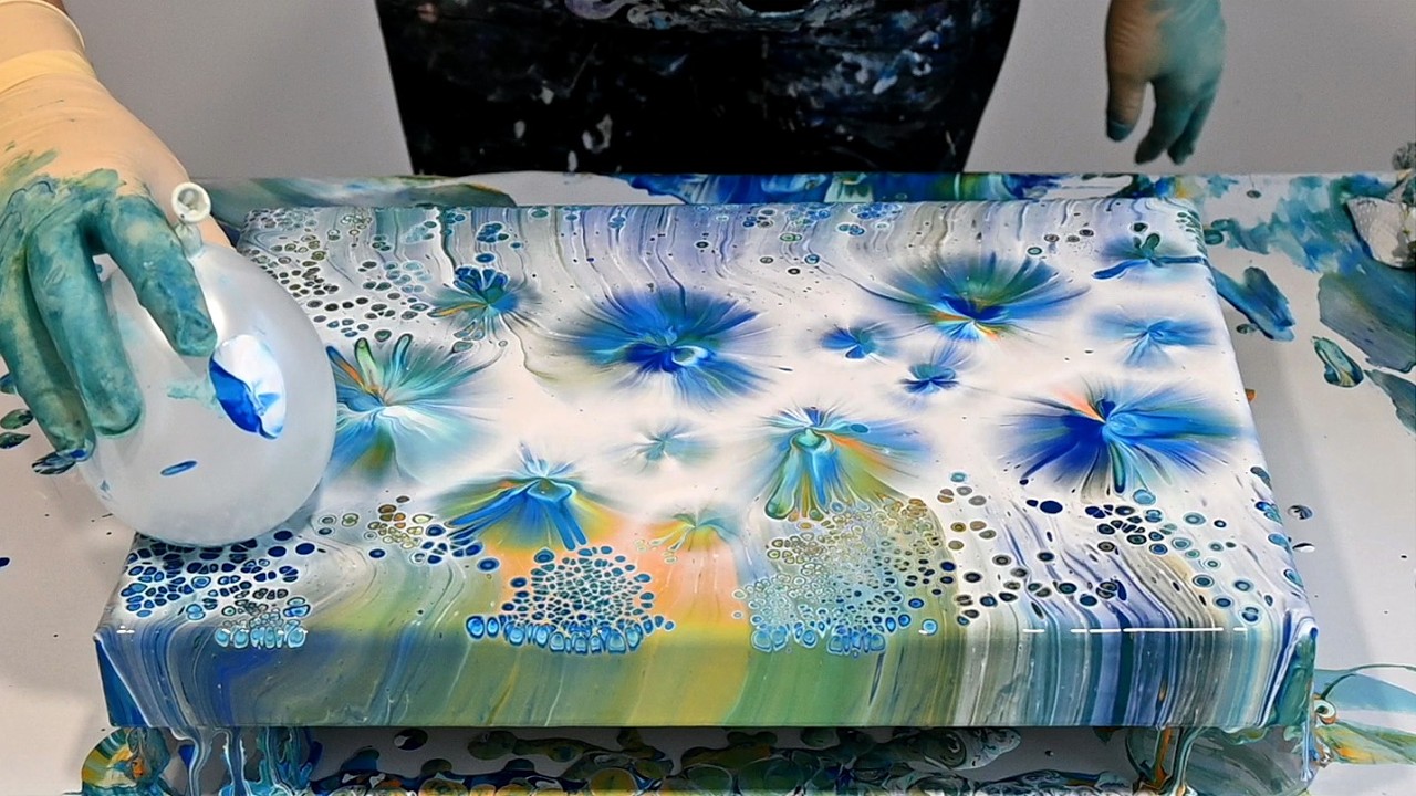 Relaxing Acrylic Pour Painting ~ Swipe & Balloon Kisses Fluid Art