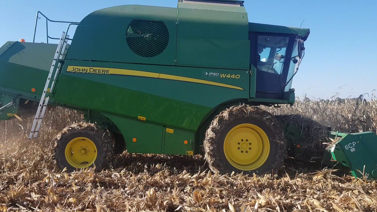 John Deere W440 Corn Harvest