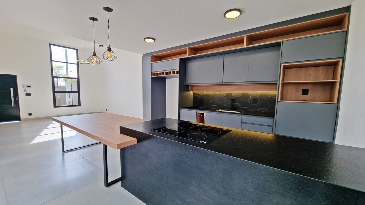 Belíssima Casa à Venda em Bragança Paulista SP.