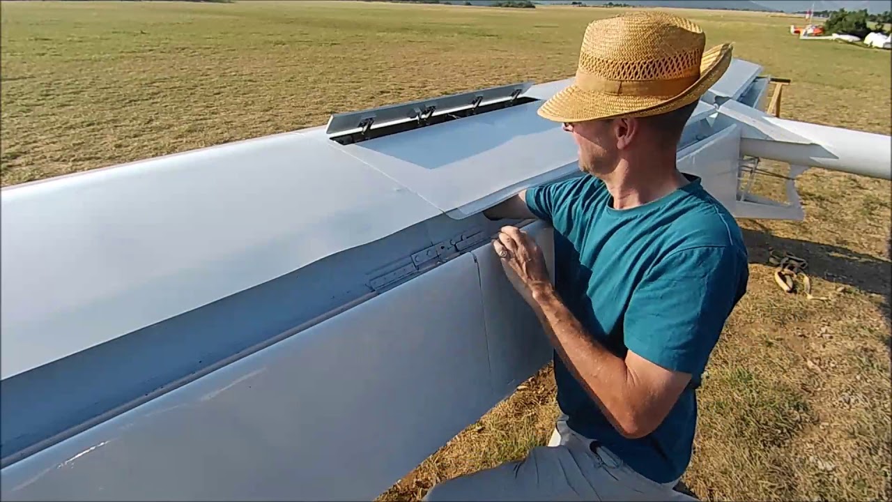 Assembling Phil Lardner's Three-Part Wing Carbon Dragon