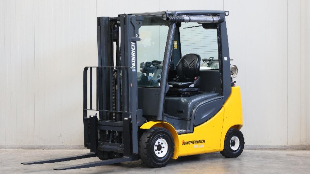 Jungheinrich TFG 320s (2015) LPG forklift truck, triplex mast, with free lift, Volkswagen engine