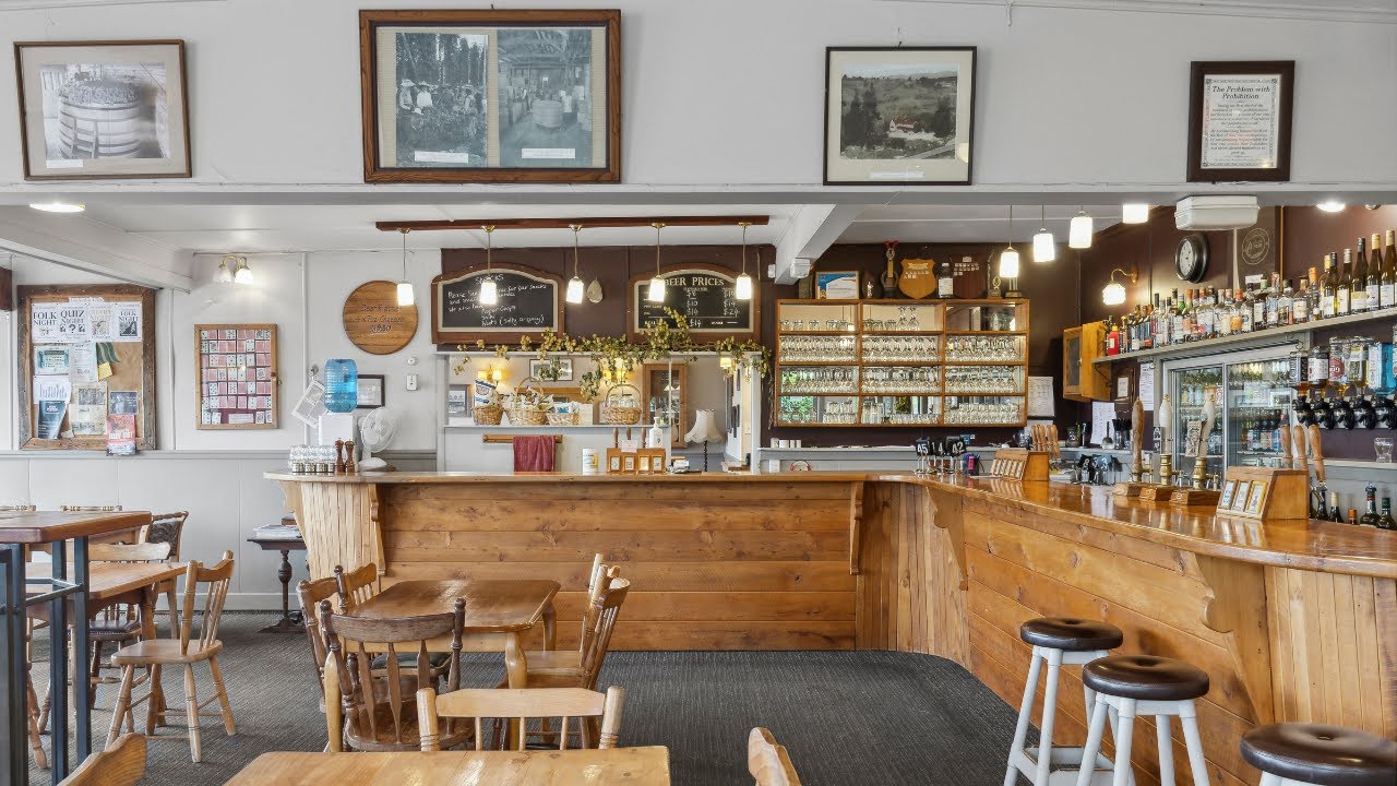 The Moutere Inn - New Zealand's Oldest Pub