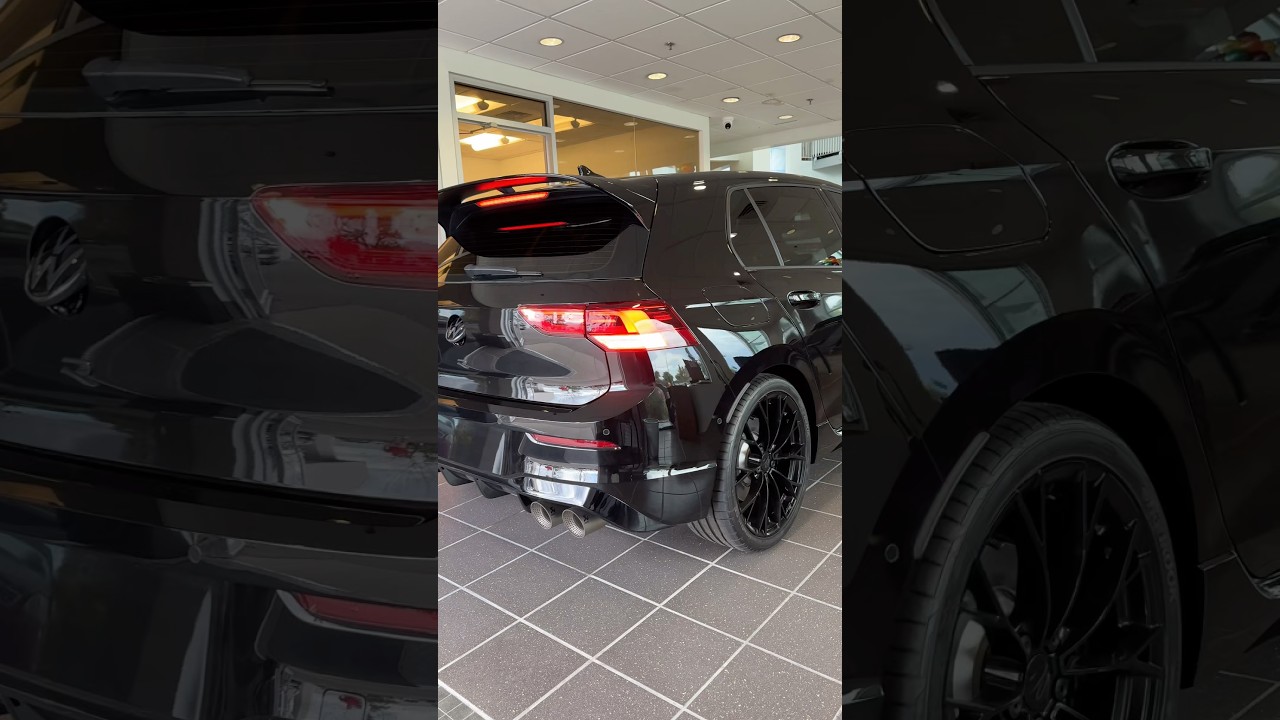 Volkswagen Golf R 2025 Black Edition #vwgolfr #volkswagen #vw #akrapovic