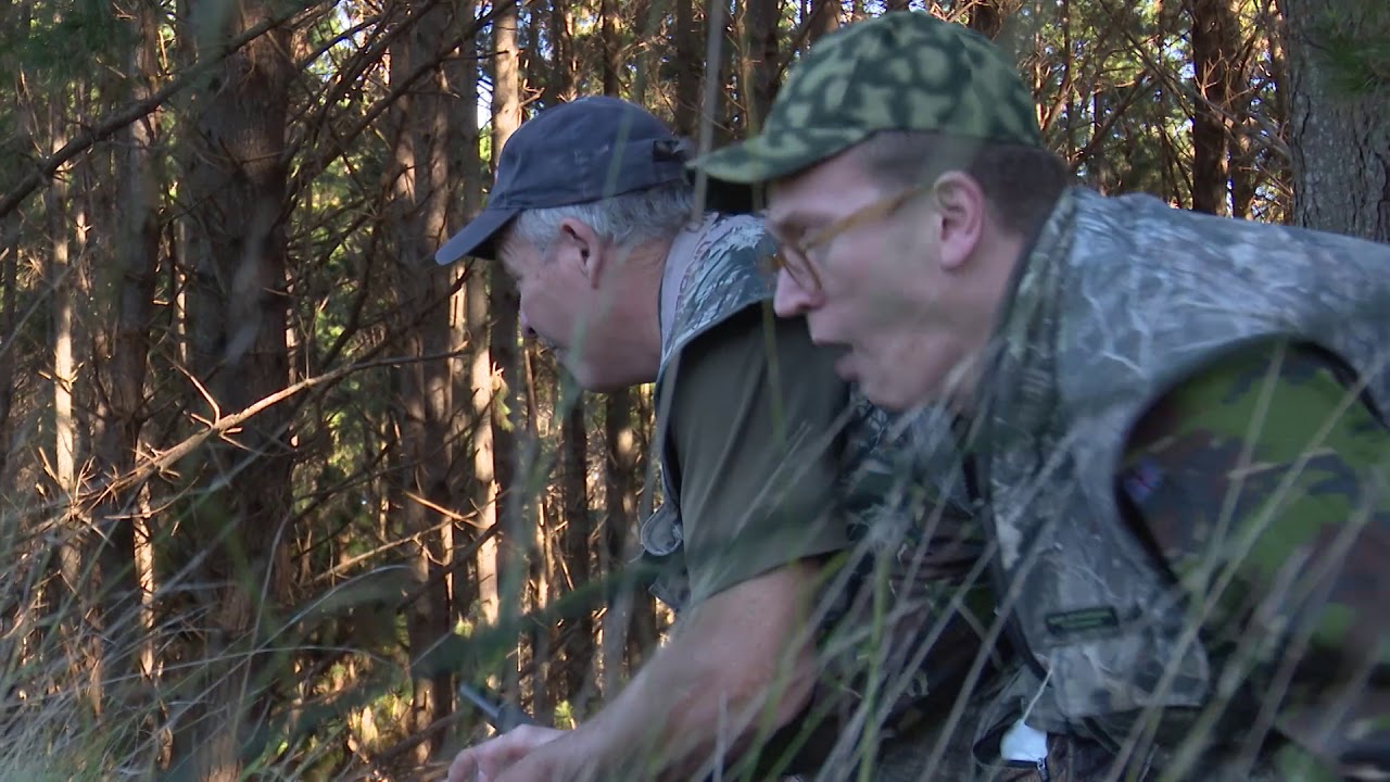 Chris out of Water: Kiwi Hunting