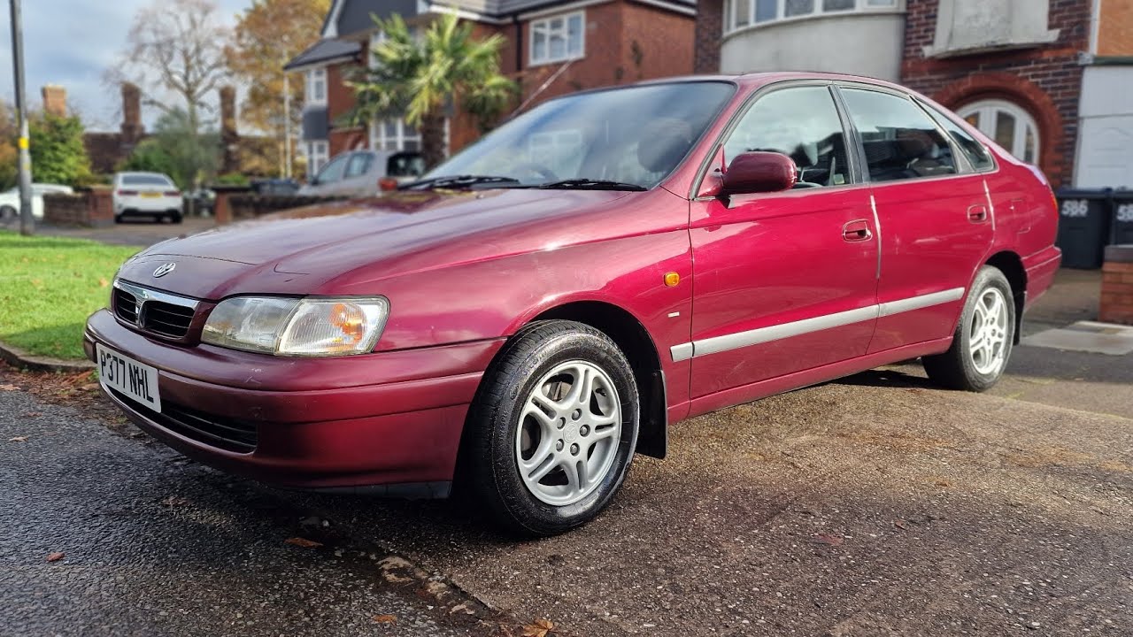 TOYOTA Carina E 1.8 Kudos P377NHL