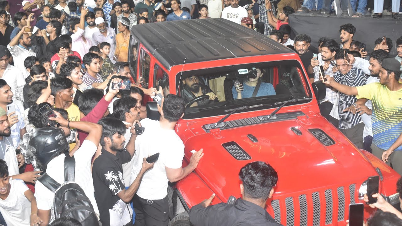 Live Emiway Bantai at Bhamla Foundation Ramzan e Eid | @BOLLYWOODBANDOOK
