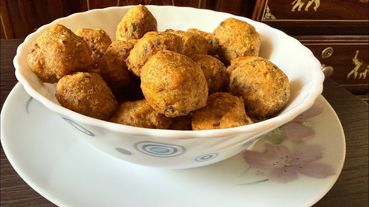 ರುಚಿಯಾದ ಹೆಸರುಬೇಳೆ ಅವಲಕ್ಕಿ ಬೋಂಡ | Moong dhal rice flakes Bonda | moong dal aval/poha bajji