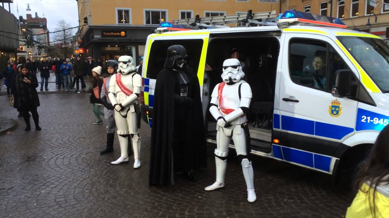 Darth Vader makes a great entrance during Musikhjälpen 2014