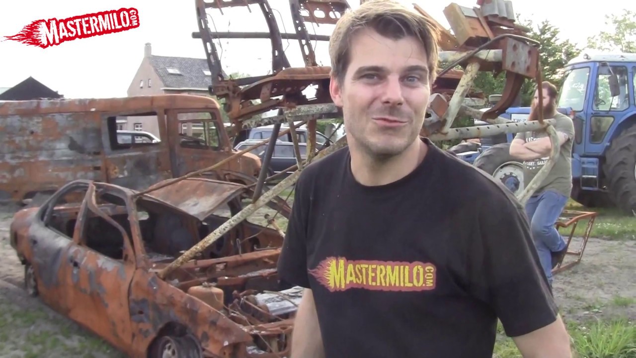 Police car destroys WipKar